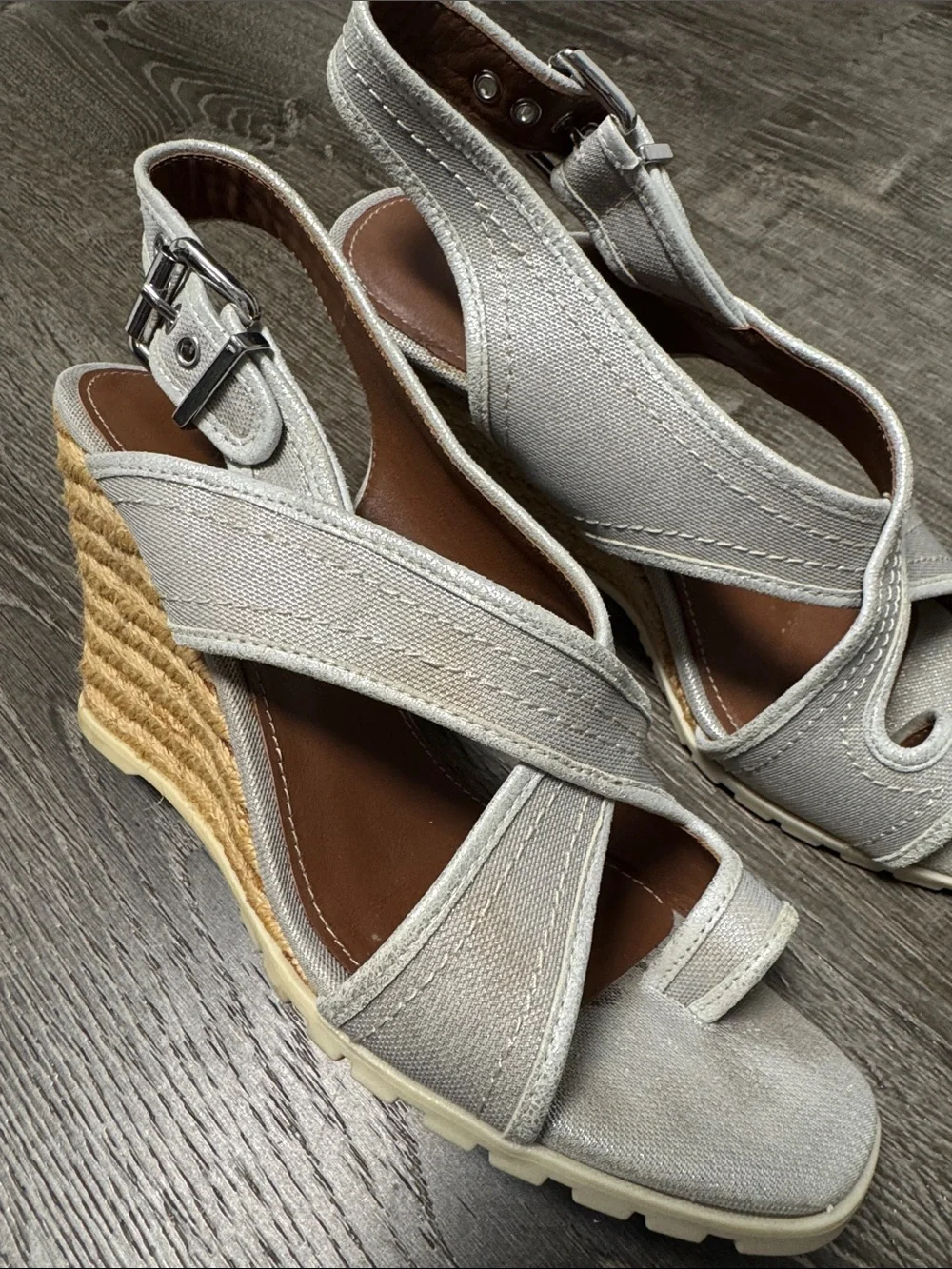 Donald J. Pliner Burgos Metallic Wedge Heel Sandals Cloth   Sz 8.5.  EUC!